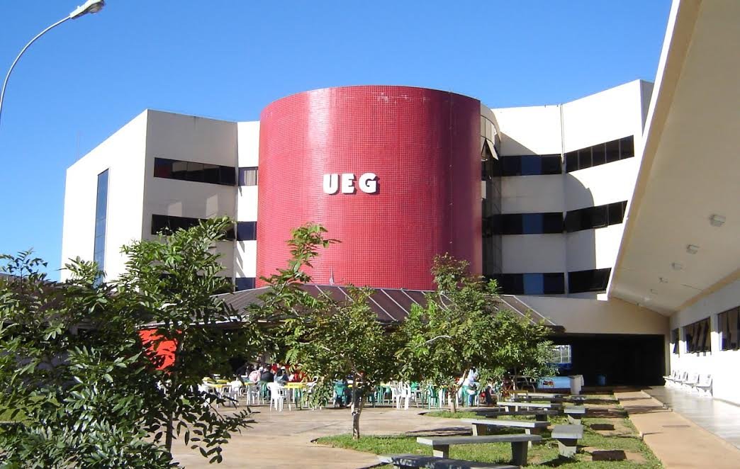 UEG abre inscrições para seleção de estagiários