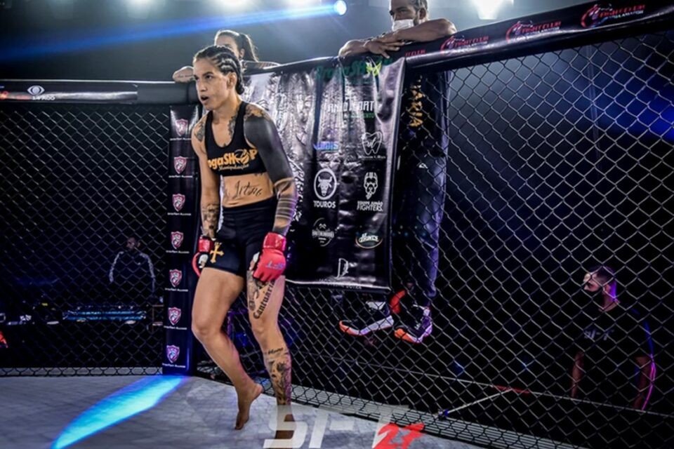 Goiana Mayra Cantuária irá disputar cinturão nos Estados Unidos e sonha com vaga no UFC