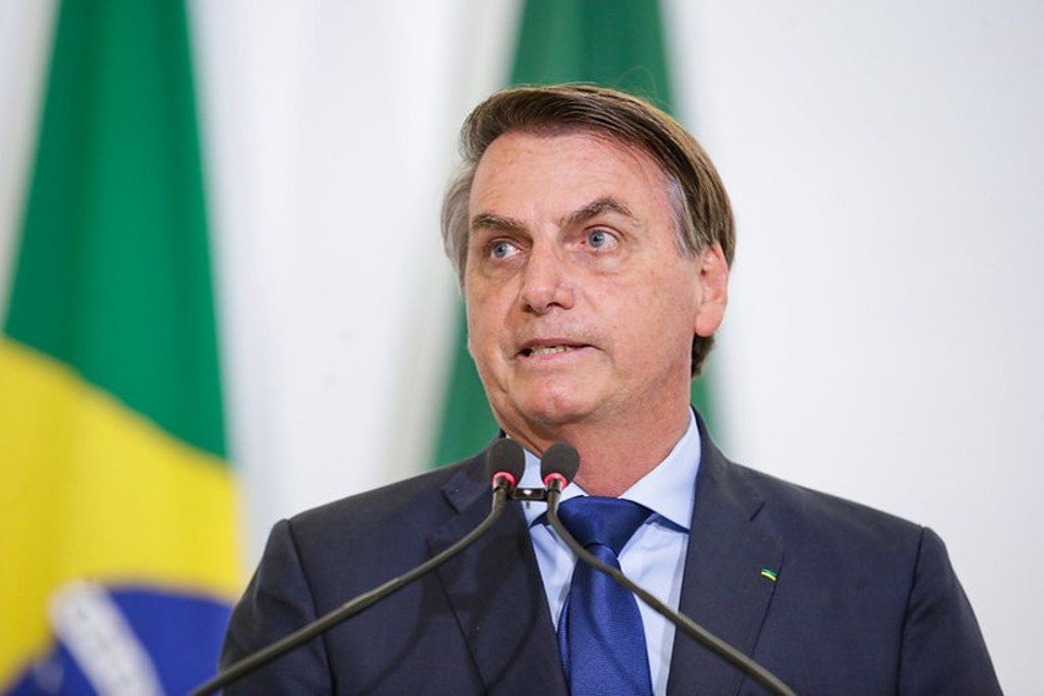 Bolsonaro interrompe férias e faz exames em SP após suspeita de obstrução intestinal