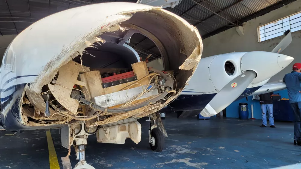 Piloto que fez pouso de emergência em Paranavaí é preso ao voltar para buscar avião